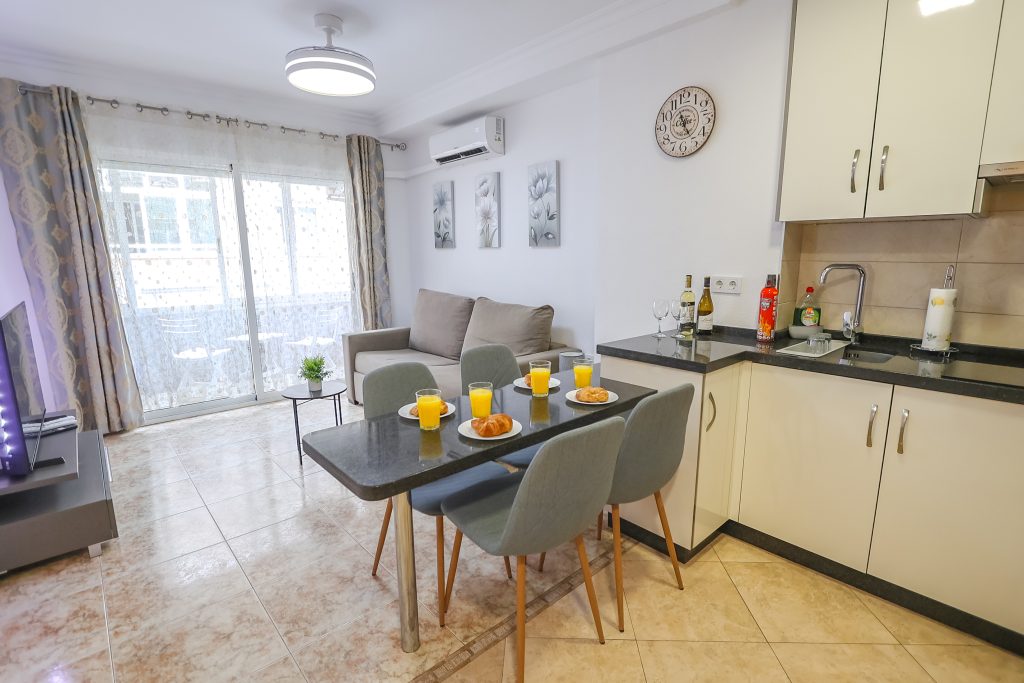 Egy hálószobás apartman, 200 méterre a parttól!