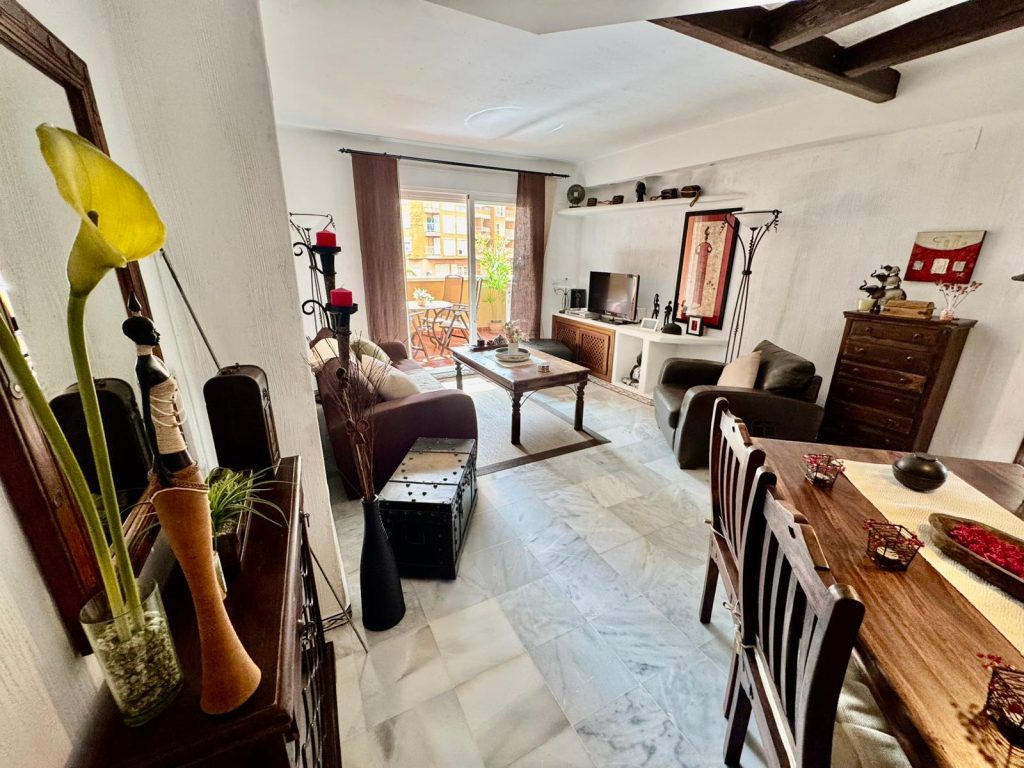 Két hálós, közösségi medencés, erkélyes apartman